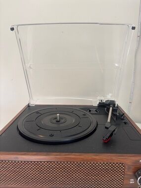 Record Player Vintage-Style Turntable with Wood Trim